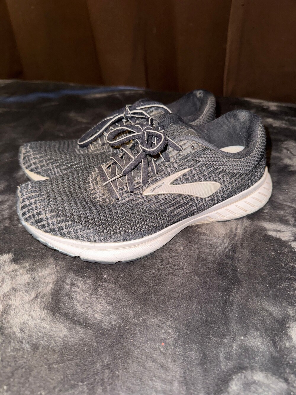 Brooks Revel Running Sneakers size 7.5